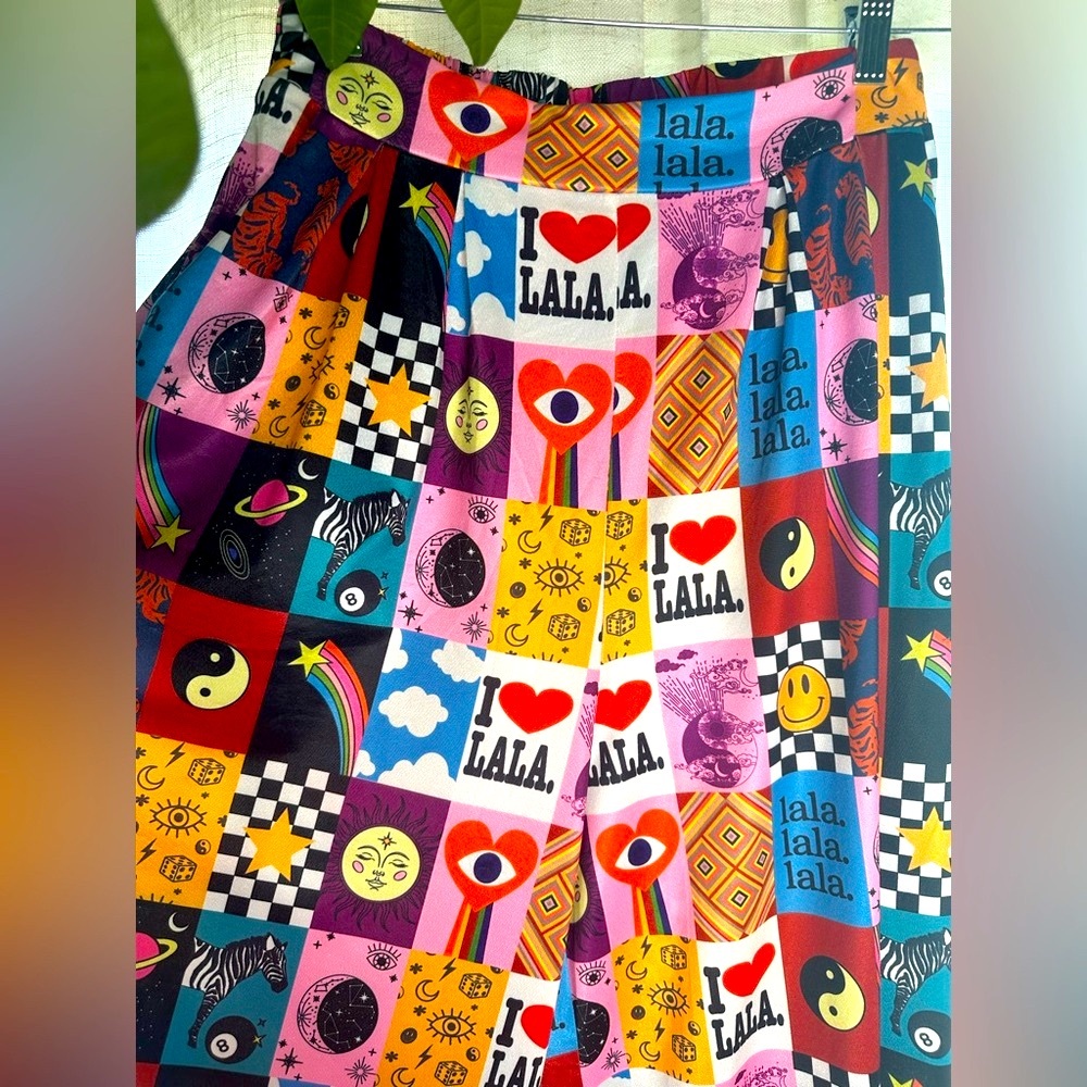 🖤🩷💙Dressed in LALA Colorful Graphic Pants💙🩷🖤 - Picture 3 of 7